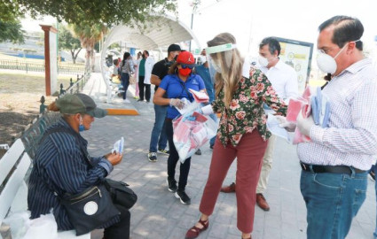 Reciben ciudadanos 160 Mil cubrebocas gratuitos contra COVID-19 