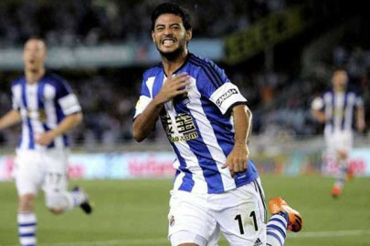 Vela no quiere hablar de su futuro por el contrato en vigor con la Real Sociedad