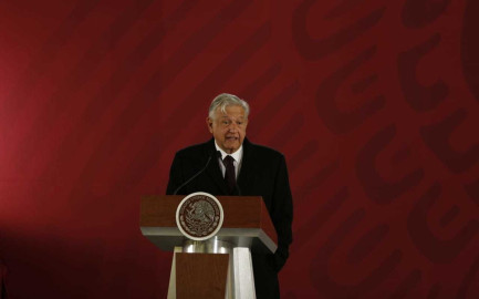 Desabasto de gasolina, reducción de salarios de ministros, todo esto y más en conferencia matutina de AMLO