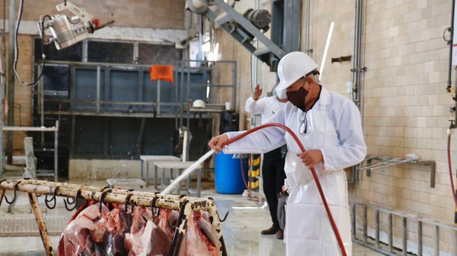 Realizan mantenimiento al rastro para fortalecer actividad ganadera local