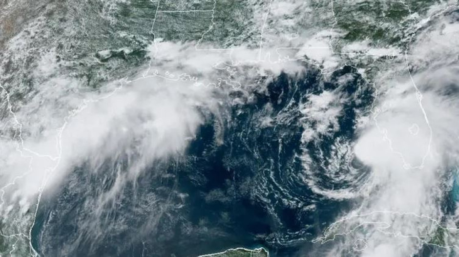 "Elsa" pierde fuerza antes de tocar tierra en Florida 