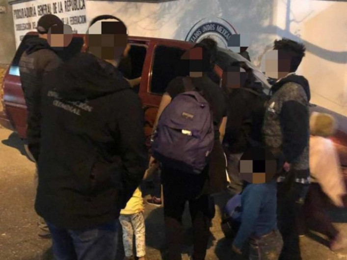 Rescatan a migrantes de Guatemala y Camerún en Chiapas