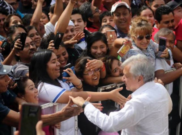 AMLO pide a ciudadanos ayudarlo a no retrasar sus giras