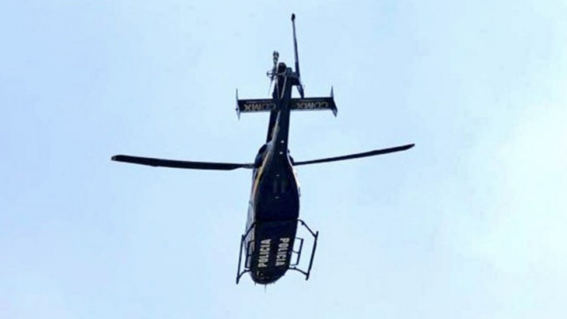 Mujer se avienta de un tercer piso tras escuchar alerta sísmica en simulacro