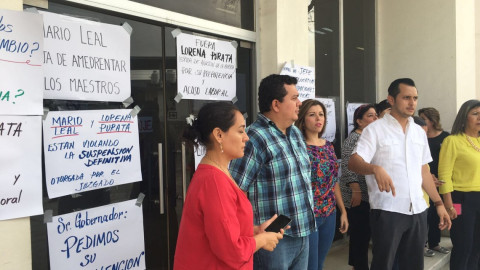 Explotan maestros en contra de Lorena Purata 