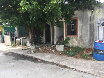 Ocupación de casas abandonadas, reflejo de pobreza que existe en la zona sur del estado.