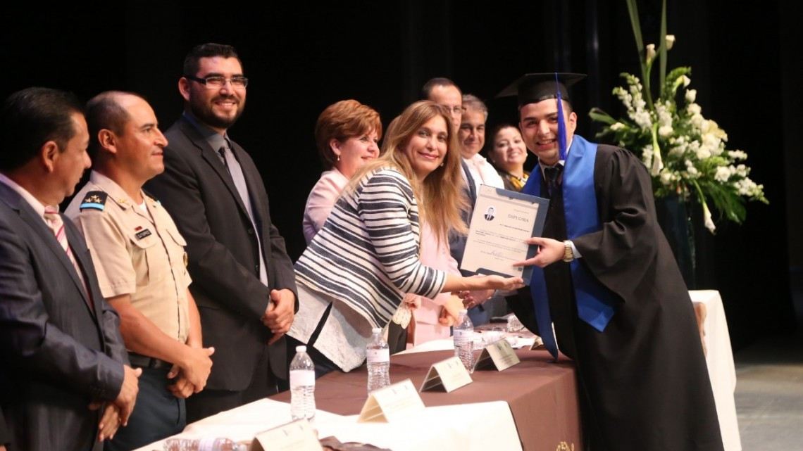 Maki asiste a graduación de Generación XXXIV del ITR