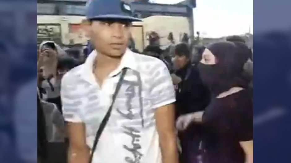 Golpean a reportero en marcha de mujeres en CDMX