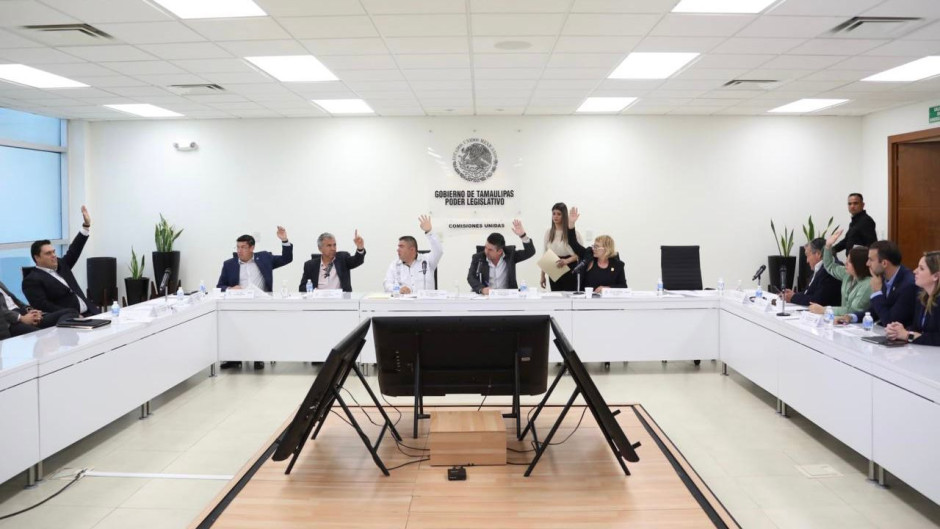 En comisiones aprueban quitar seguridad a ex gobernador y familia
