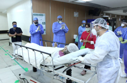 Se recupera paciente de COVID-19 al recibir transfusiones de plasma 