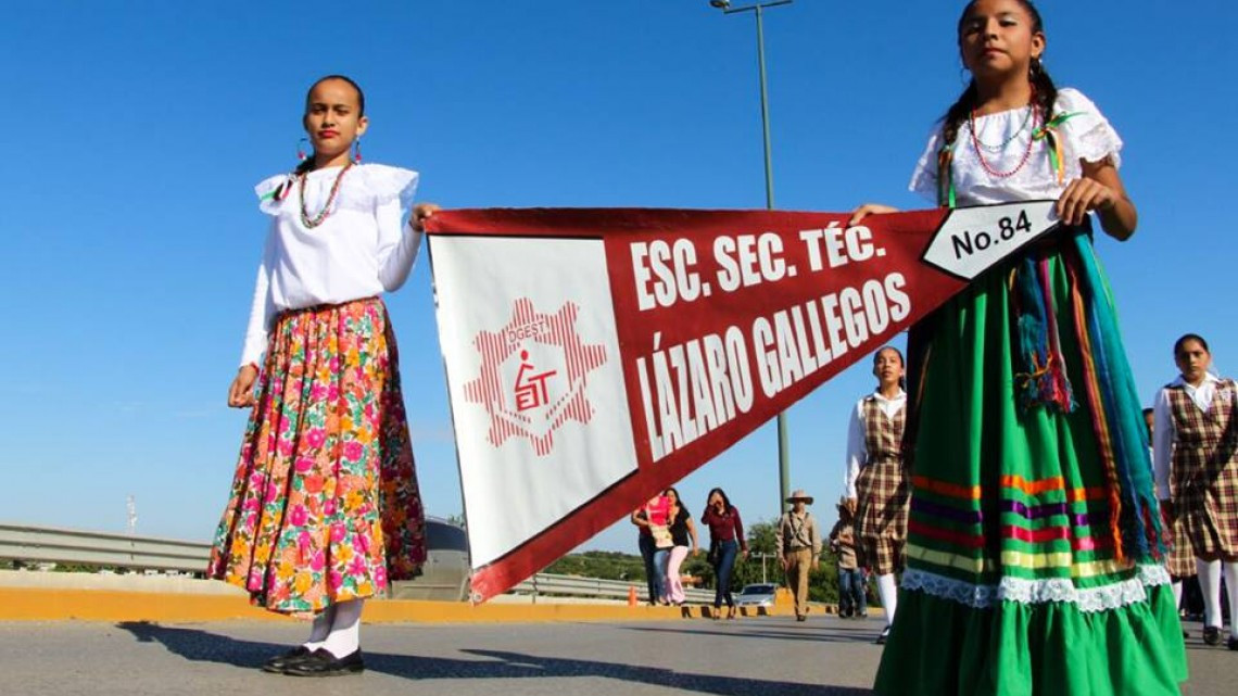 Realizan desfile por 107 Aniversario de la Revolución Mexicana