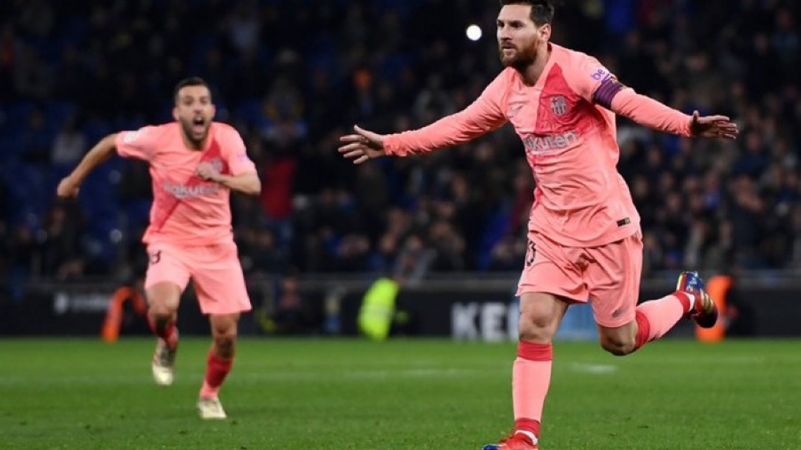 El Barcelona golea al Espanyol 4-0 en el Derbi Catalán 