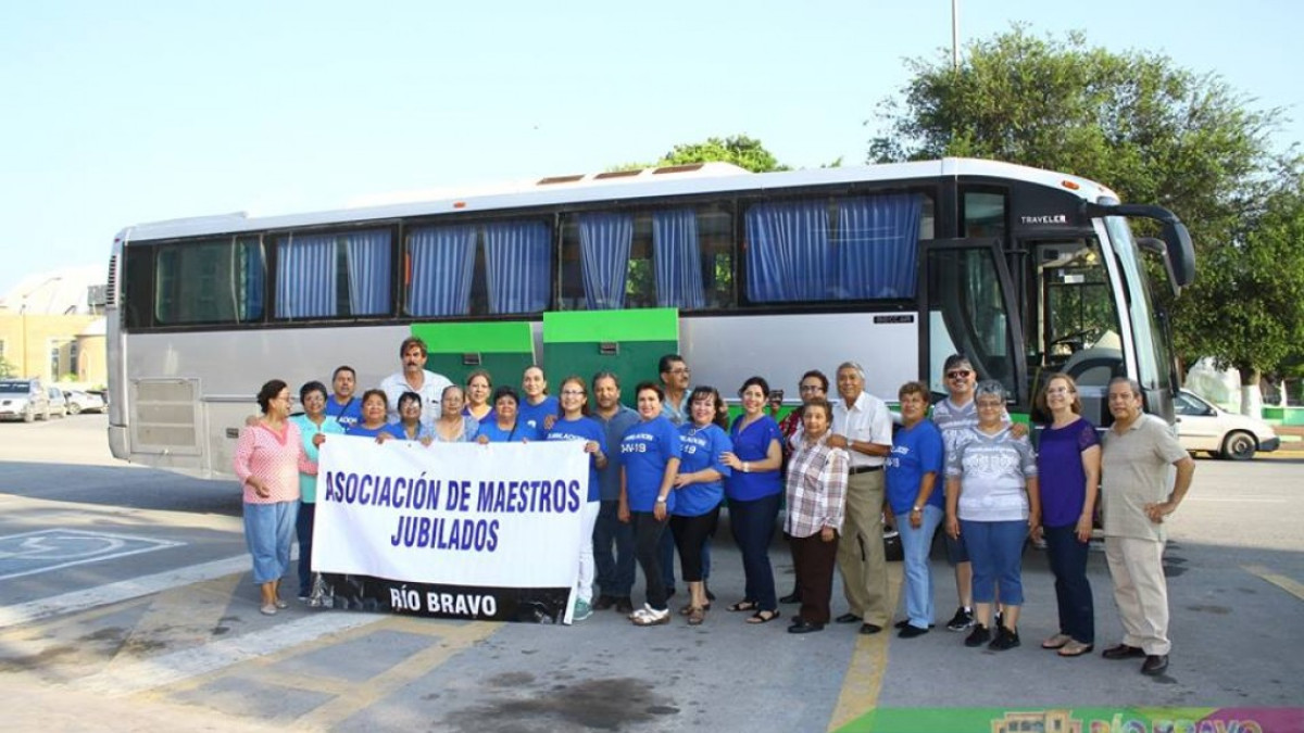 Ayuntamiento apoya a maestros jubilados