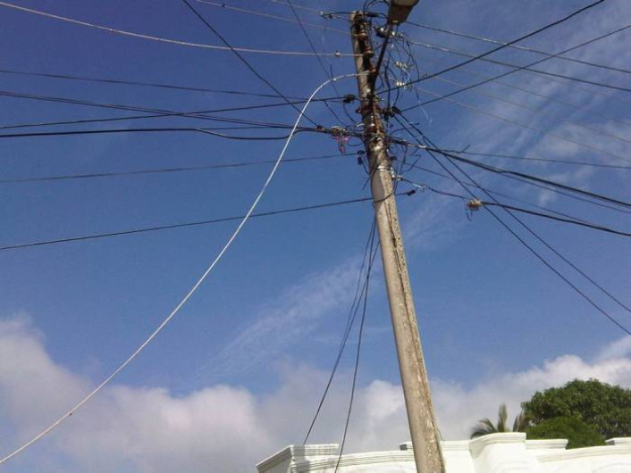 Deja electrocutado a varias colonias sin electricidad