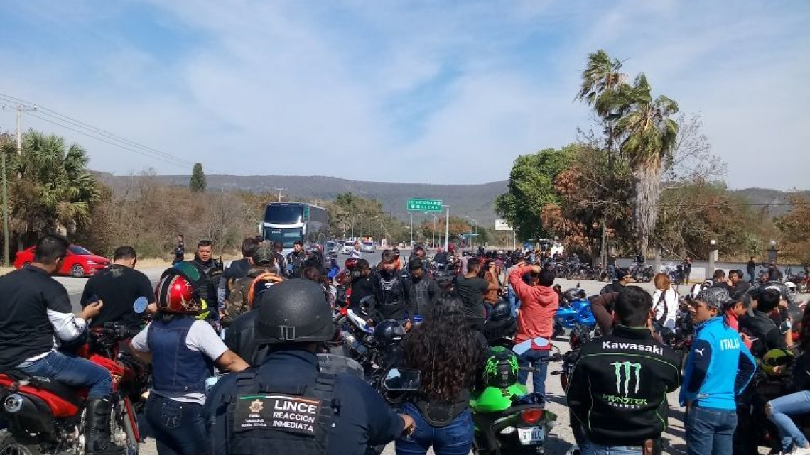 Realizan bendición de casco a 400 motociclistas