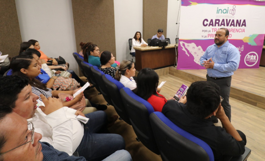 Capacitan a ciudadanos y servidores públicos sobre derechos y obligaciones en materia de transparencia