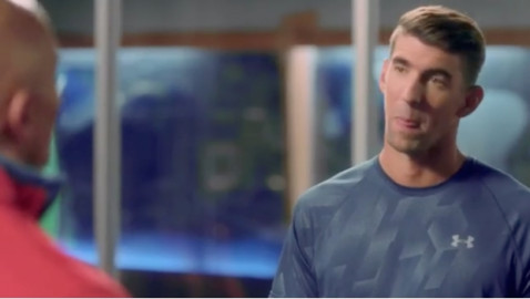 La Roca entrena a Michael Phelps en nuevo promocional de Baywatch