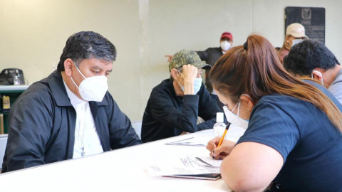 Obispo de la Diócesis de Nuevo Laredo recibe vacuna anticovid