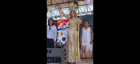 Coronan Autoridades a Viana Silva como reina del Festival del Mar en playa Bagdad 