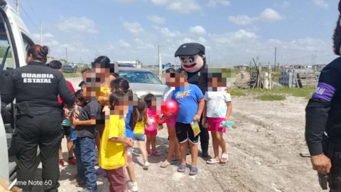 Entrega Guardia Estatal de Género juguetes a niños de Reynosa y Matamoros