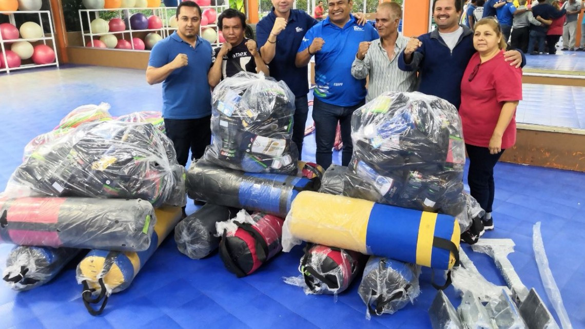 Entregan material a instructores y entrenadores tamaulipecos