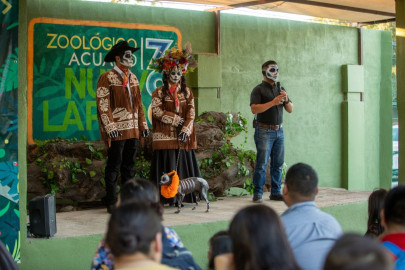 Acuden familias a evento “Recordando a Nuestros Ancestros” en el zoológico