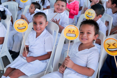 Dispersa Gobierno de Maki casi 4 MDP para Becas