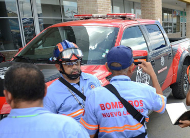 Protección Civil toma medidas de seguridad en negocios