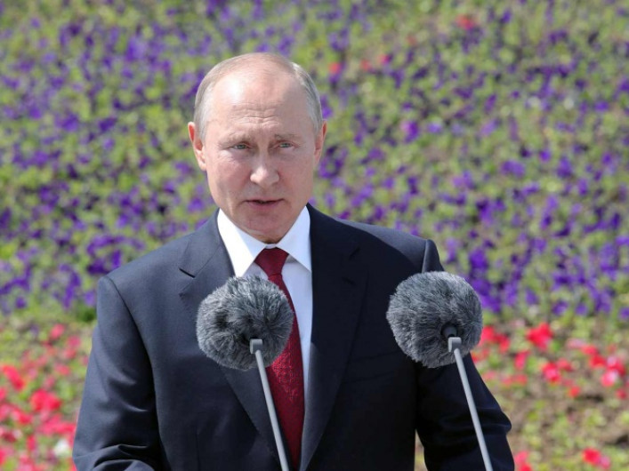 Vladimir Putin anuncia posible postulación de nuevo mandato
