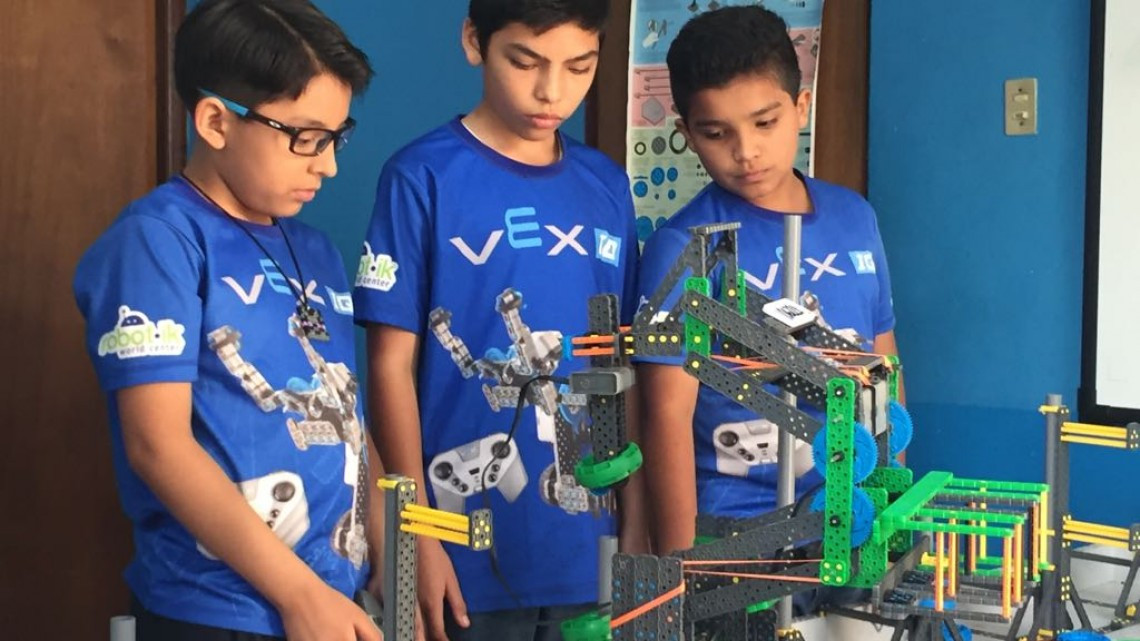 Alumnos de educación básica participarán a nivel internacional de robótica