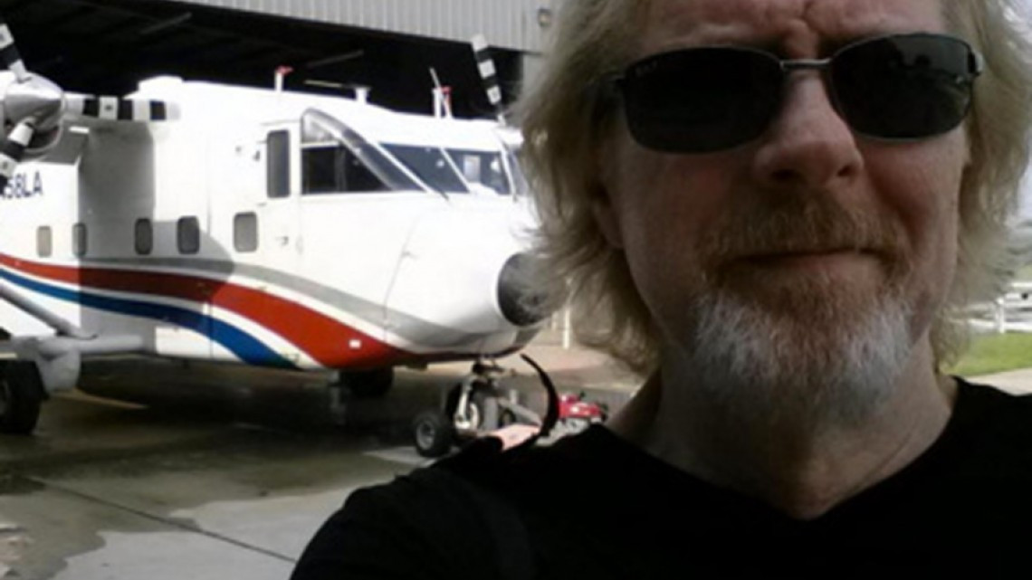 Narrador de “The Walking Dead” muere en salto de paracaídas 