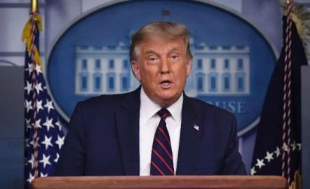 Autoriza Trump tratamientos con plasma para COVID-19 