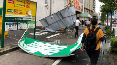 Casi un millón de viviendas se quedan sin luz por tifón Faxai en Japón 