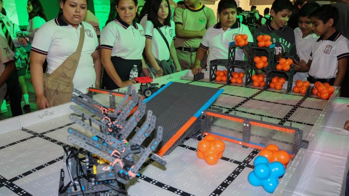 Matamorenses disfrutan del "Primer Magno Evento de Ciencia y Tecnología"