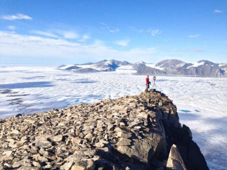 Última plataforma intacta de hielo en Canadá ¡se rompe!