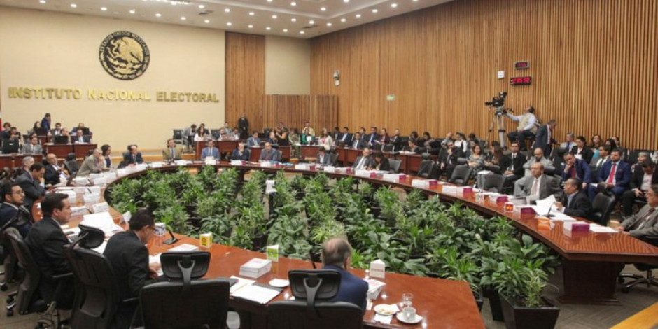INE aprueba sanción a partidos políticos