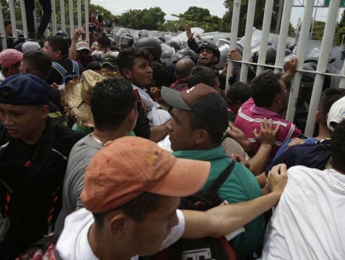 Han ingresado a México unos 380 migrantes de caravana