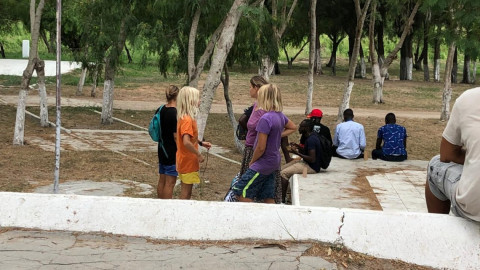 Brinda empresa privada alimentación a migrantes