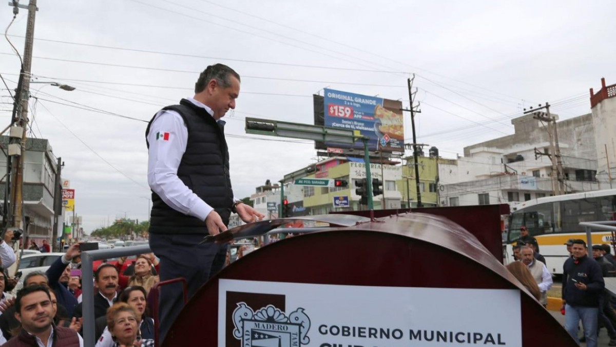Entrega Adrián Oseguera 7 nuevos camiones de basura a Madero