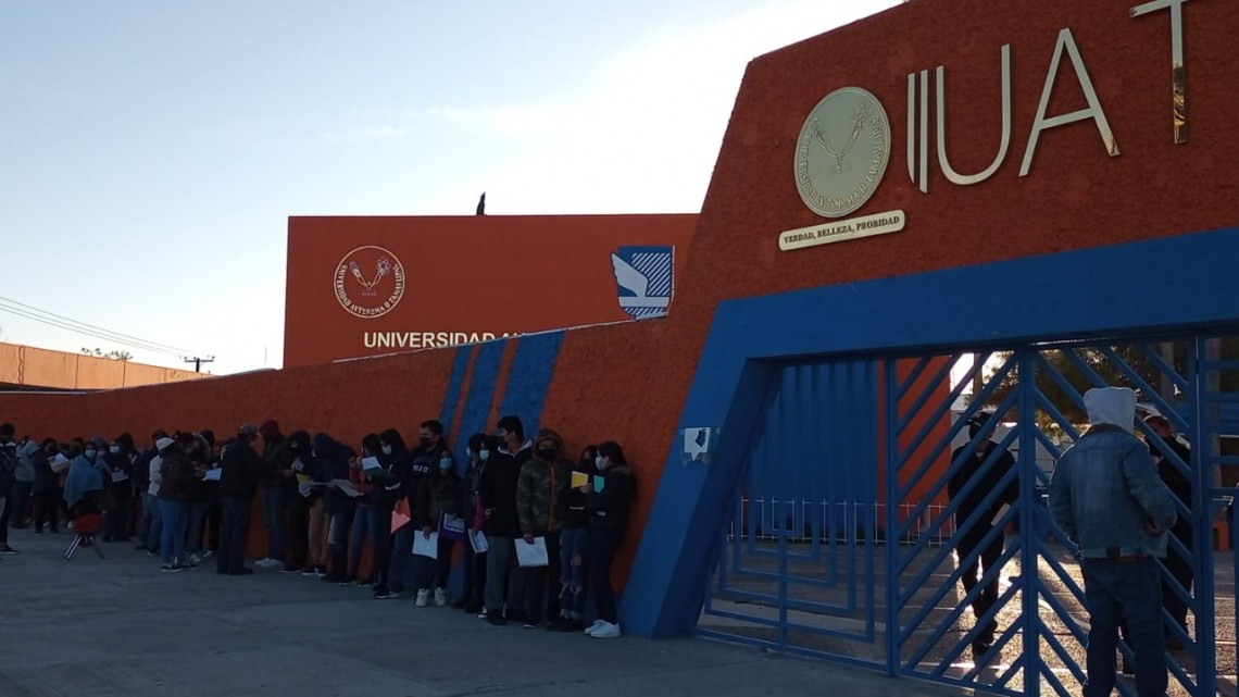 Inicia vacunación de refuerzo a adultos mayores de 60 años; aplican segunda dosis a jóvenes