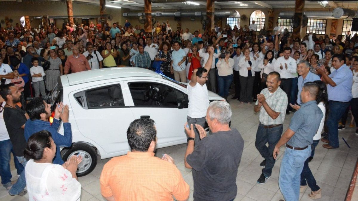 Gobierno de Reynosa festeja en grande a los Maestros