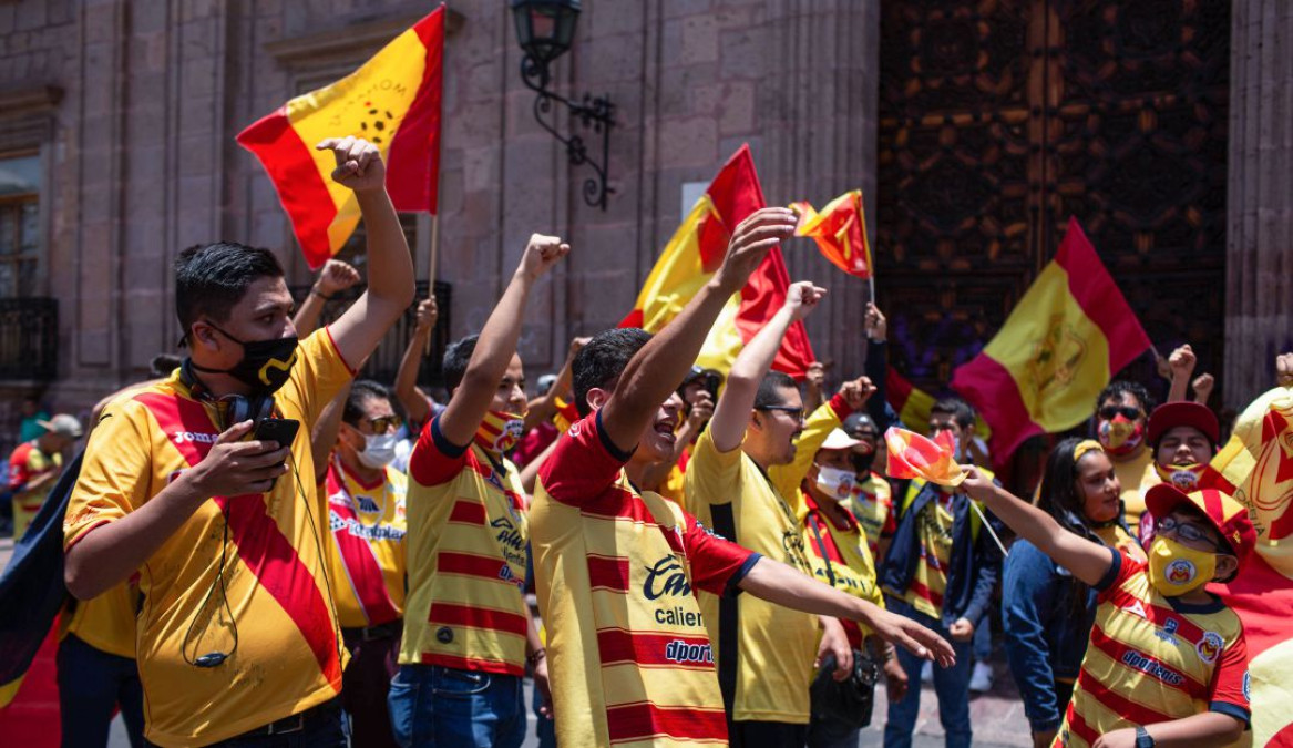 Afición de Monarcas protesta por su equipo por el supuesto cambio de sede