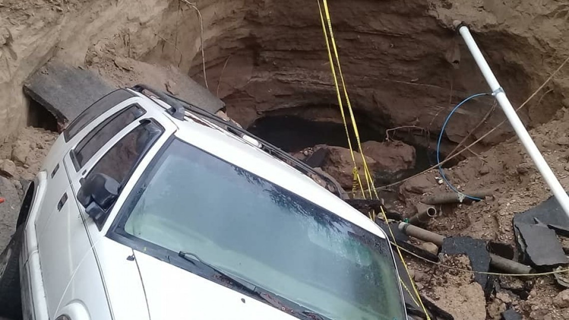 Registran hundimientos por lluvias