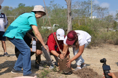 Activa SEDUMA conciencia ambiental; familias pedalean y plantan por un futuro sostenible