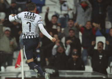 Chilena de Funes Mori deja con ventaja a Rayados en la ida