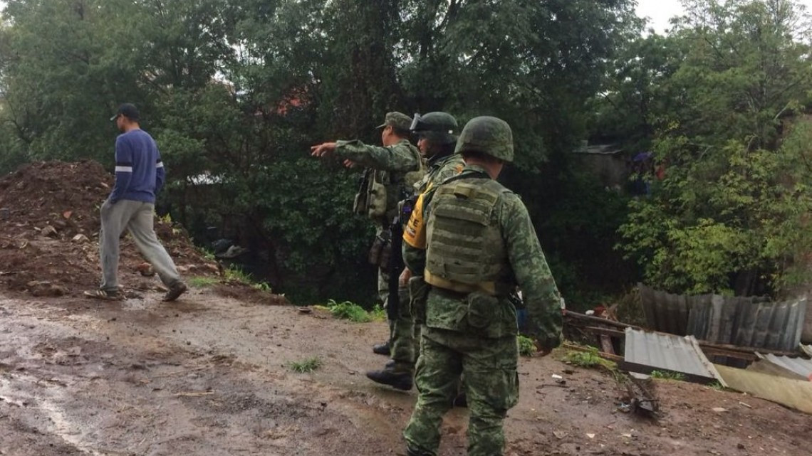 EPN ordena atender desbordamiento de río en Michoacán