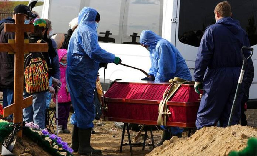Registra Rusia nueva cifra histórica de muertes diarias por COVID