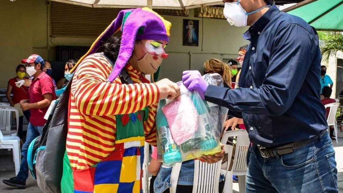 Voluntariado Juvenil del sistema DIF Reynosa atiende petición del gremio de payasos
