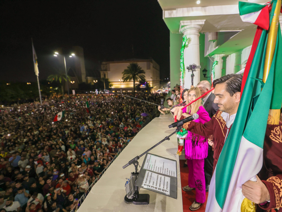 Celebraron más de 15 Mil ciudadanos Grito de la Independencia con Carlos Peña Ortiz en Reynosa