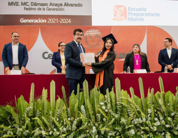 Egresan 310 estudiantes del bachillerato de la UAT en Ciudad Mante